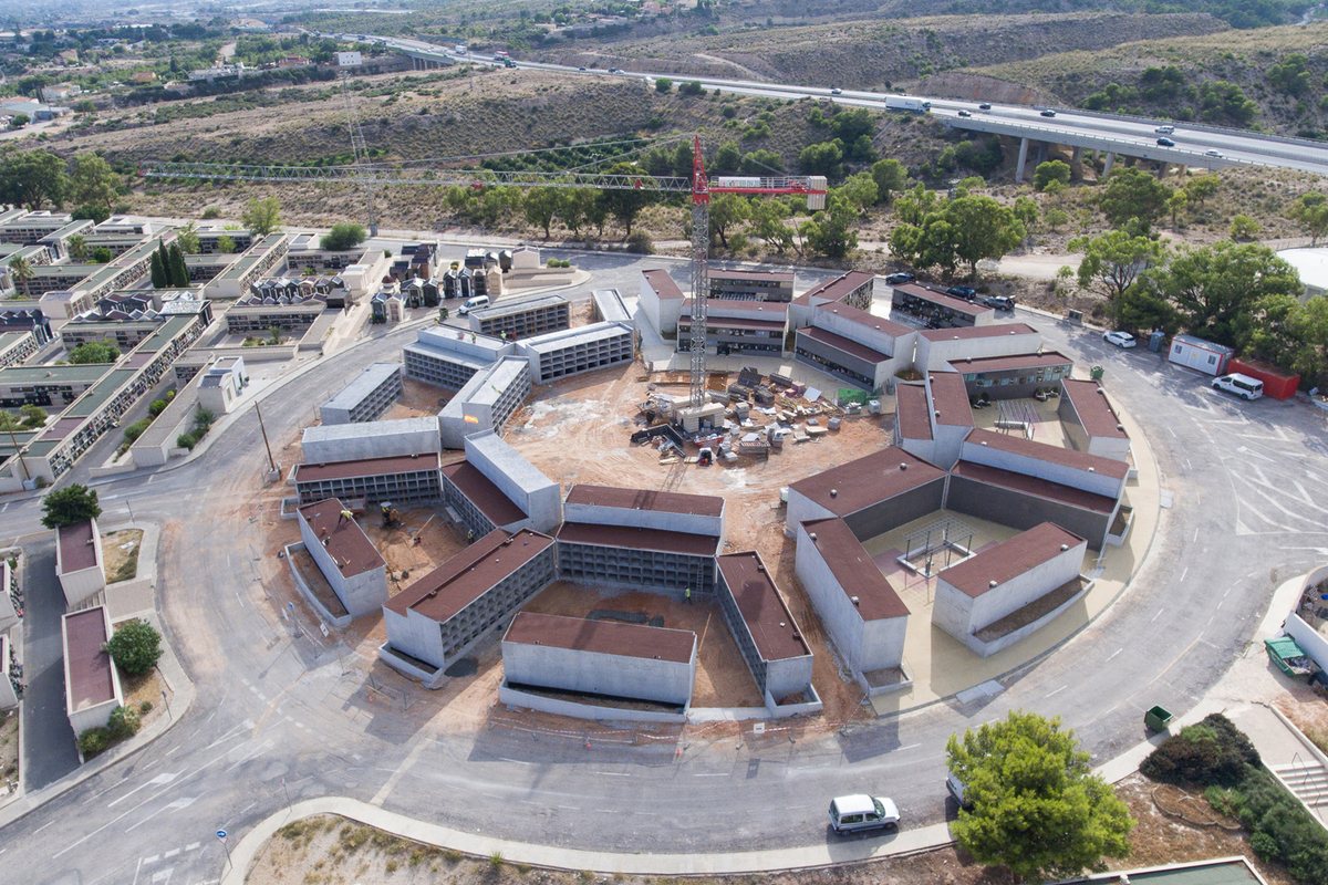 Vista aérea de la ampliación del Cementerio Nuevo de Elche
